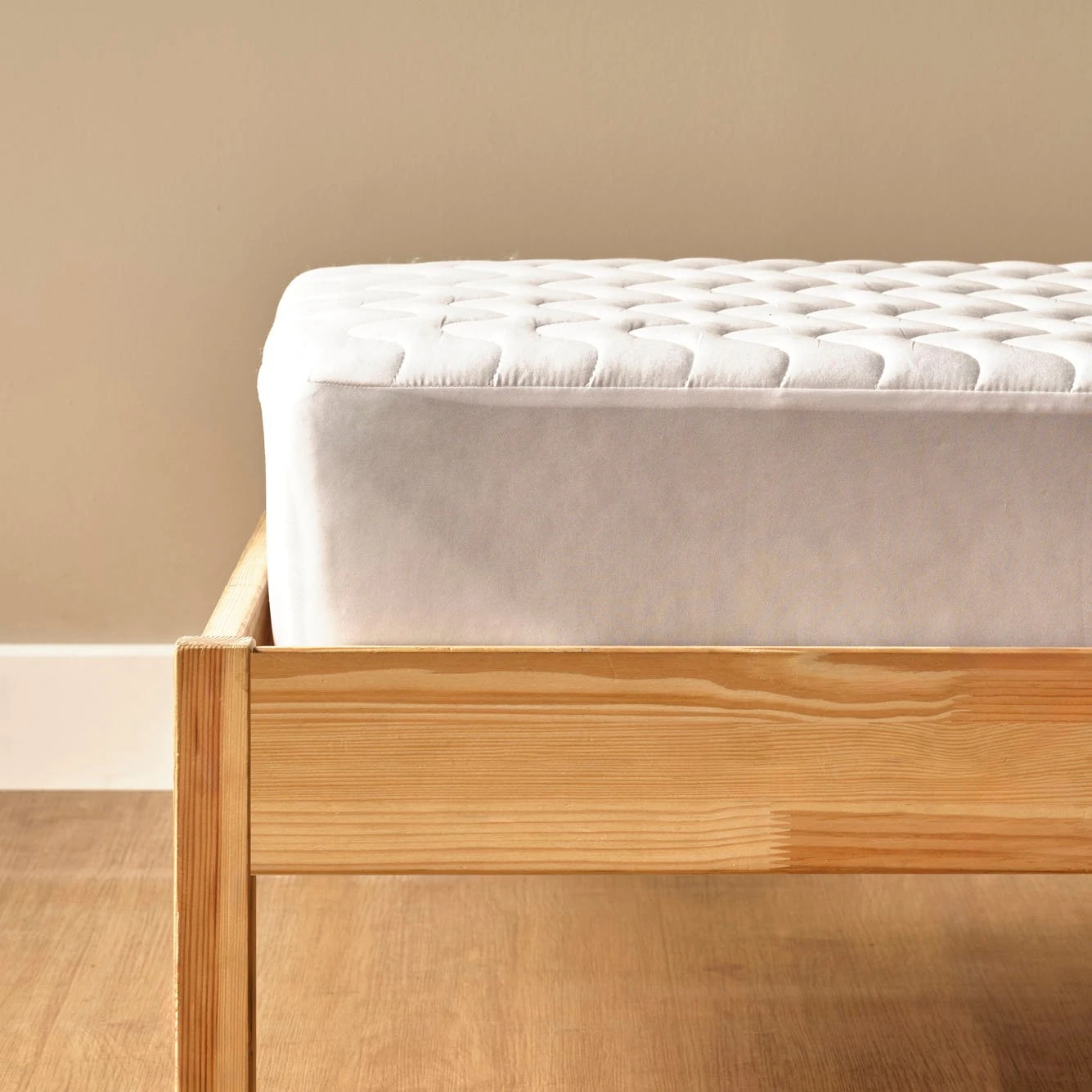 Sıvı Geçirmez Pamuklu Kapitoneli Fitted Yatak Alezi Beyaz (100x200 cm)