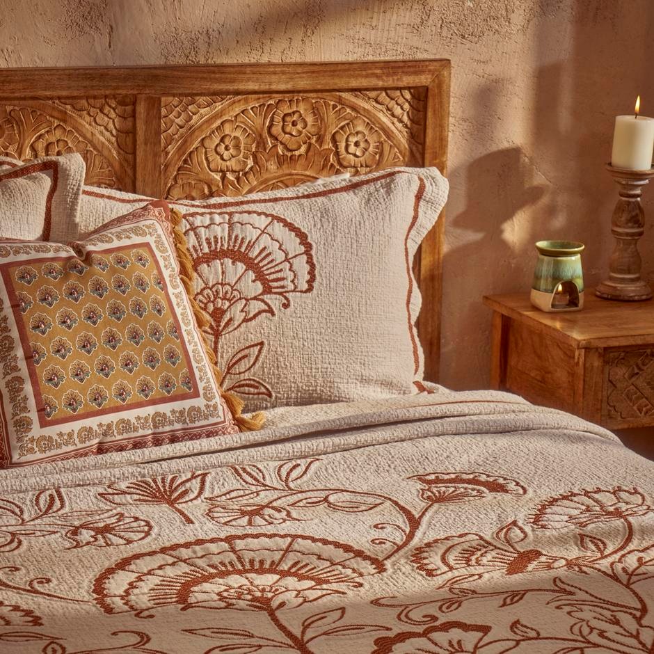 %100 Pamuk Indian Bloss Jakarlı Çift Kişilik Yatak Örtüsü Seti Krem (240x260 cm)