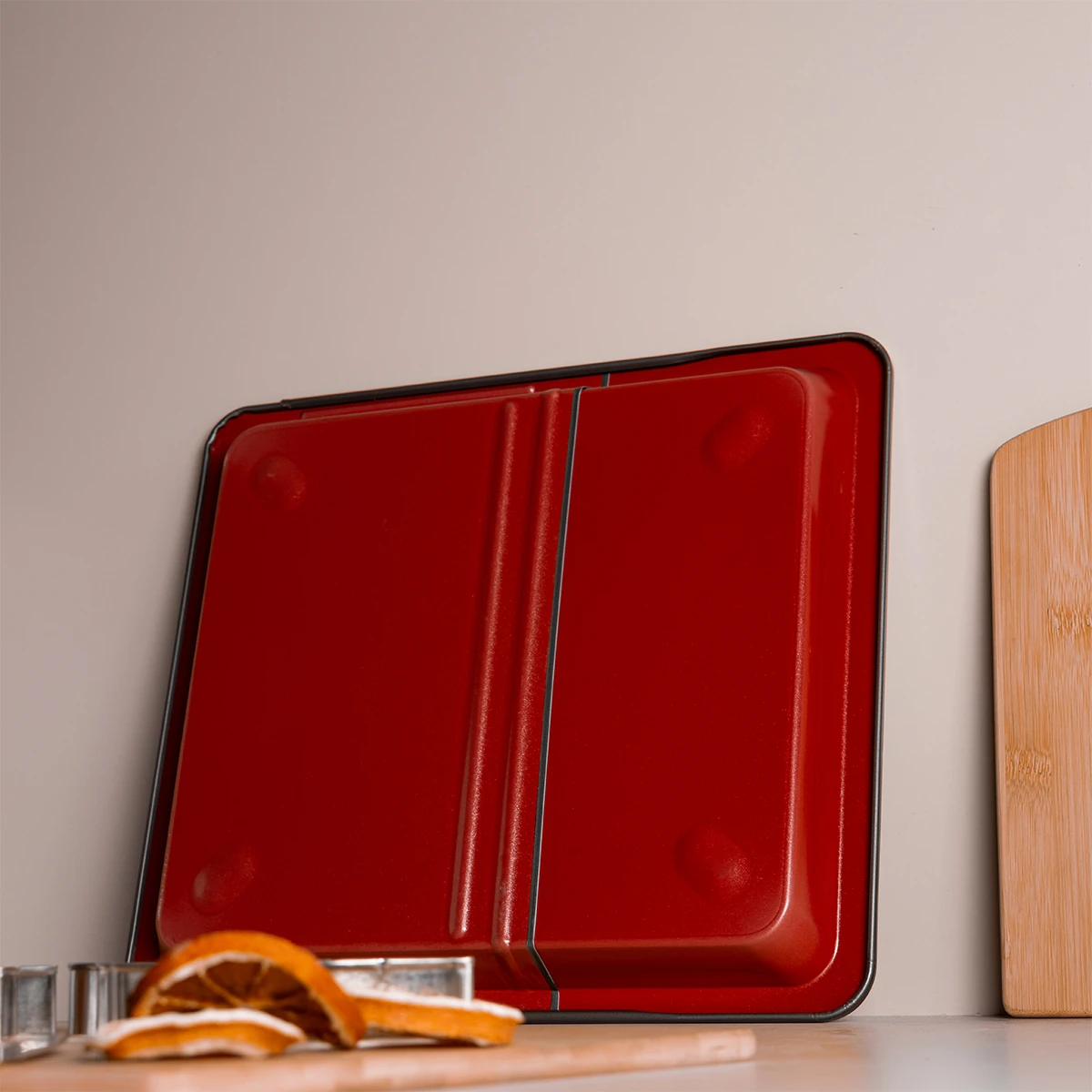 Kırmızı Genişleyen Fırın Tepsisi 37 cm