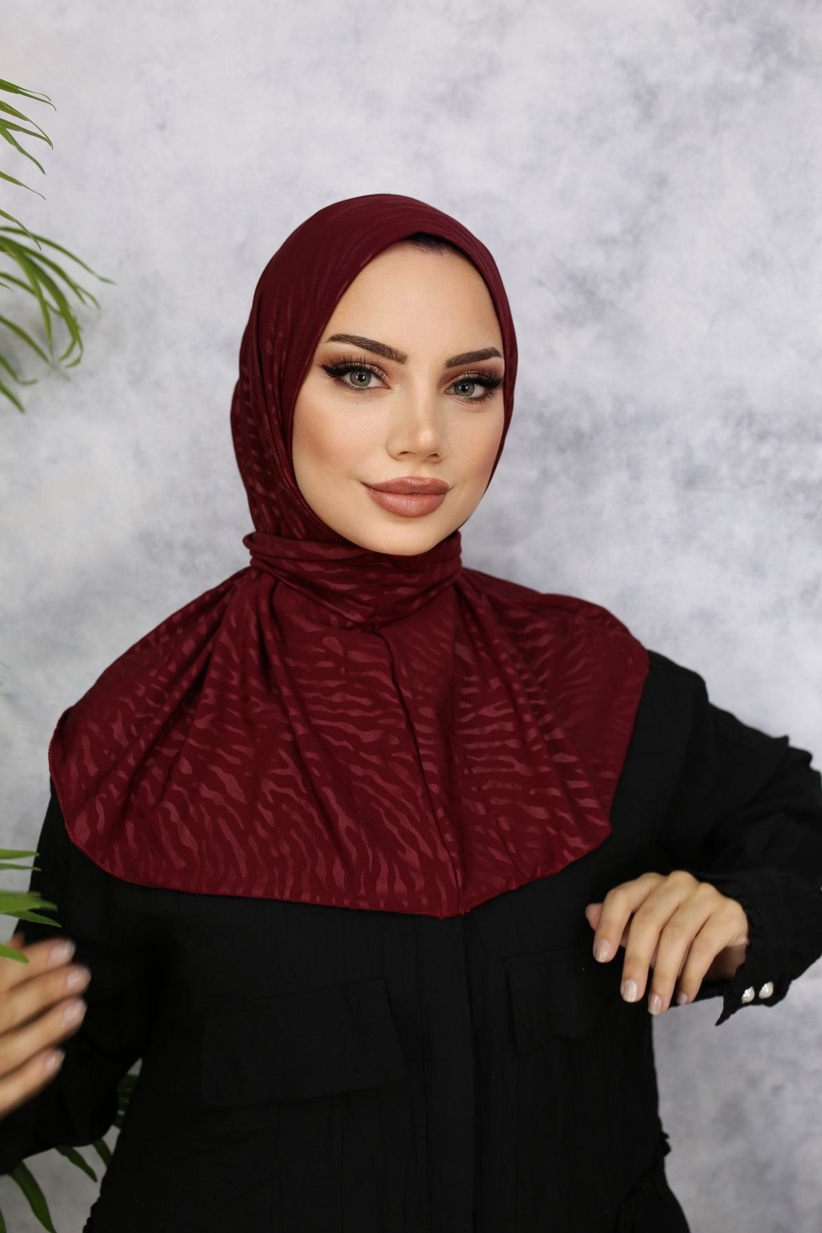 Jakarlı Leopar Desenli Çıtçıtlı Pratik Sandy Hijab-Günlük,Deniz,Havuz Kullanımına Uygundur - Bordo