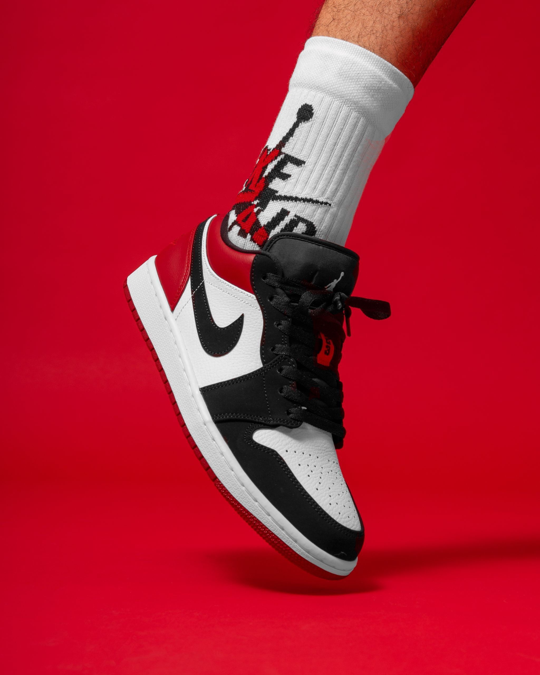 Nike Air Jordan 1 Low Black Toe