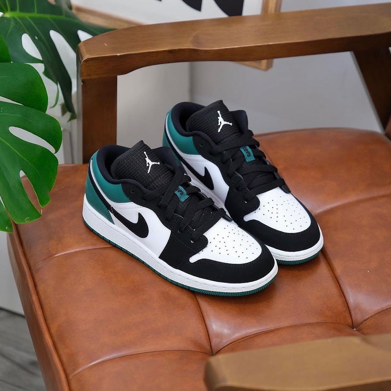 Nike Air Jordan 1 Low White Black Mystic Green