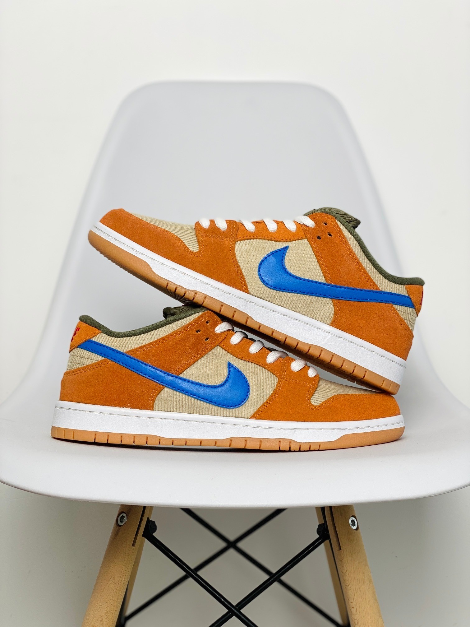 Nike SB Dunk Low Corduroy Dusty Peach