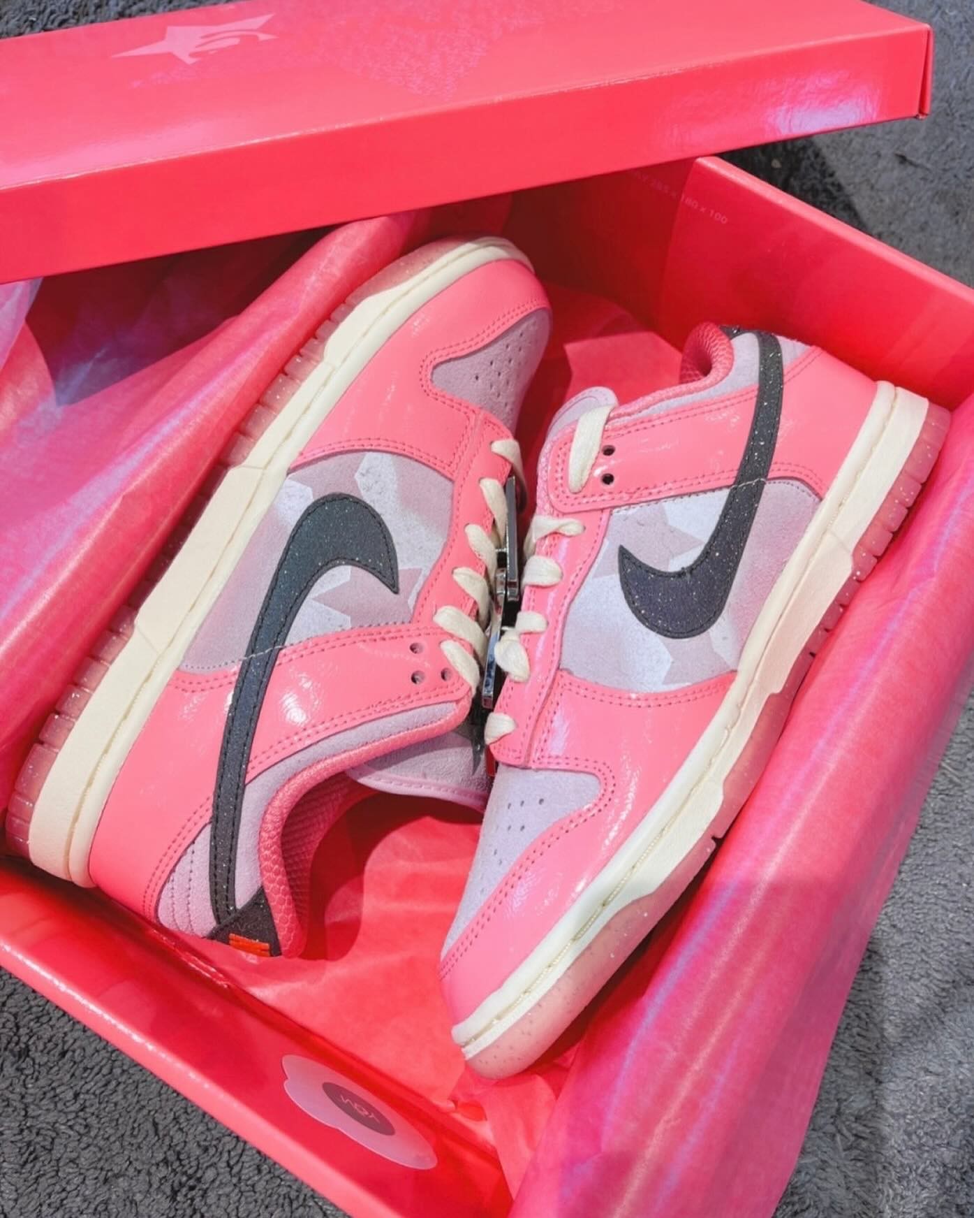 Nike Dunk Low LX Barbie