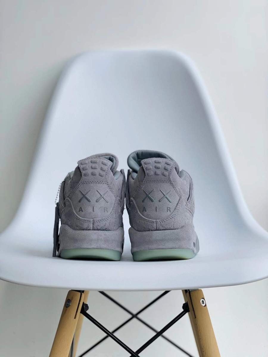 Nike Air Jordan 4 Retro Kaws