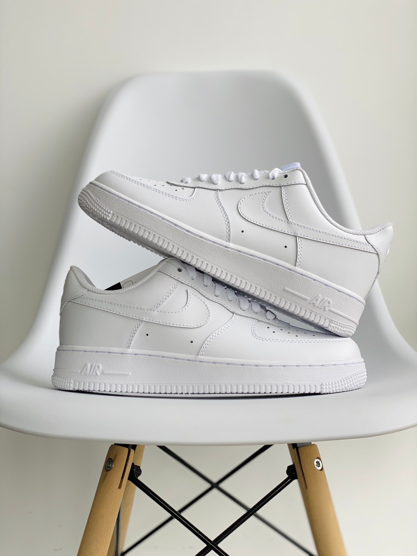 Nike Air Force 1 Low Classic Triple White