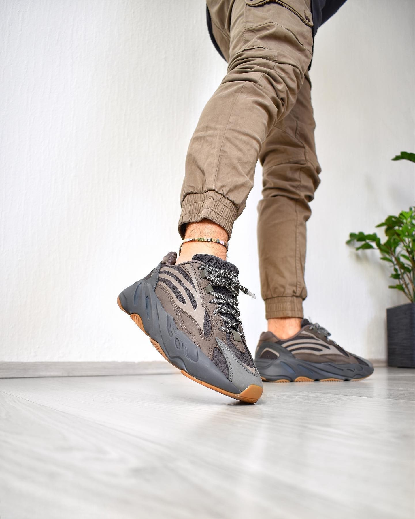 adidas Yeezy Boost 700 V2 Geode