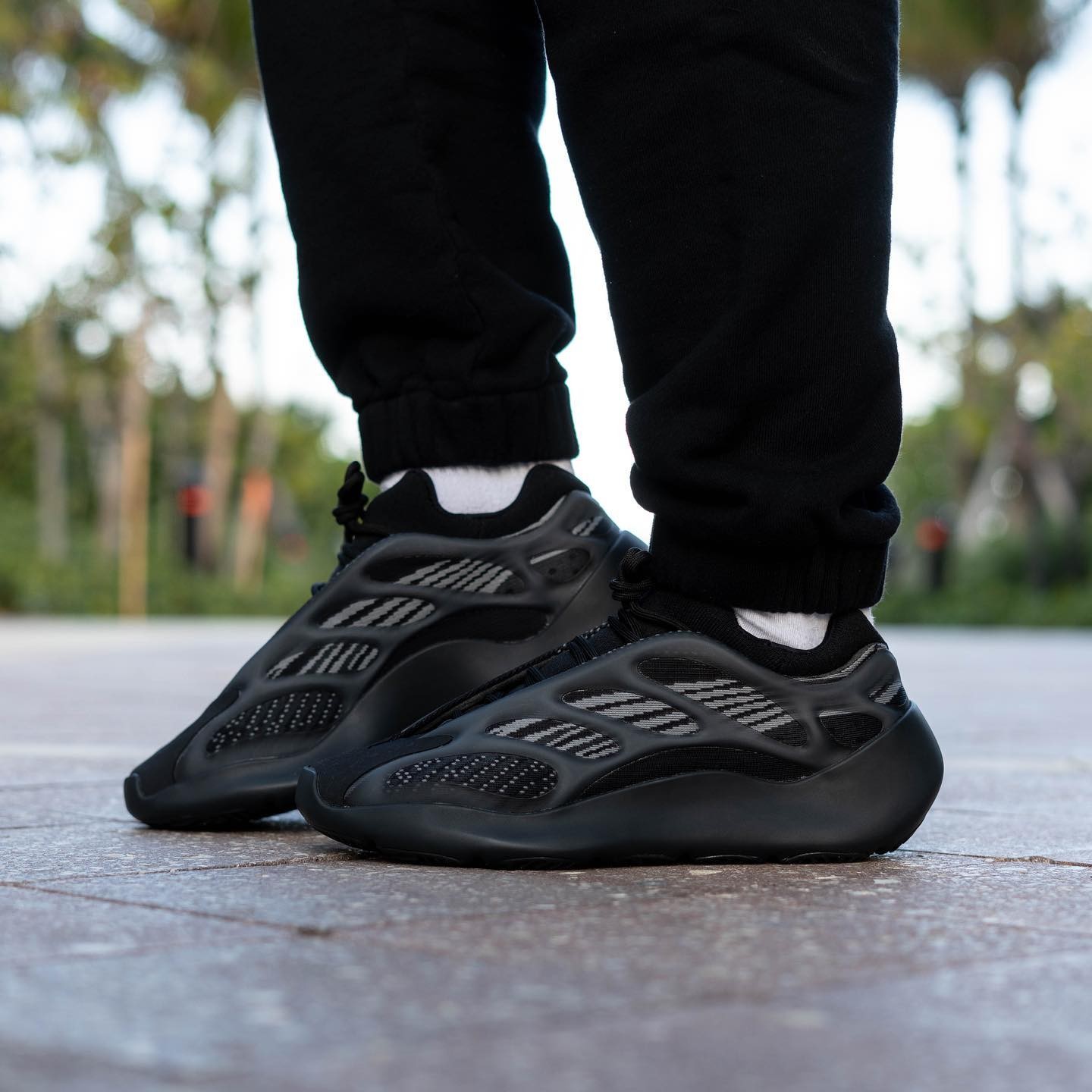 adidas Yeezy 700 V3 Alvah