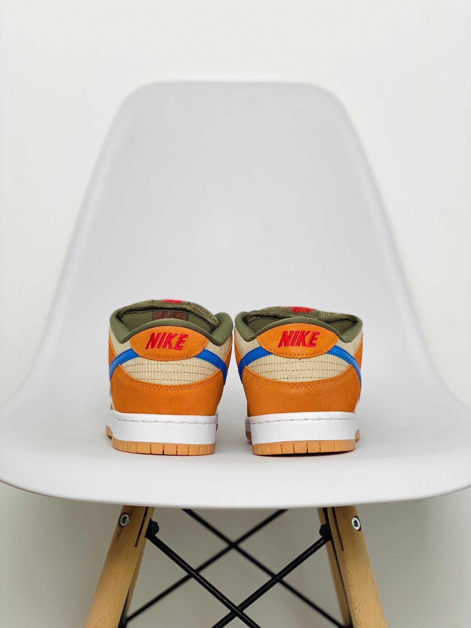 Nike SB Dunk Low Corduroy Dusty Peach