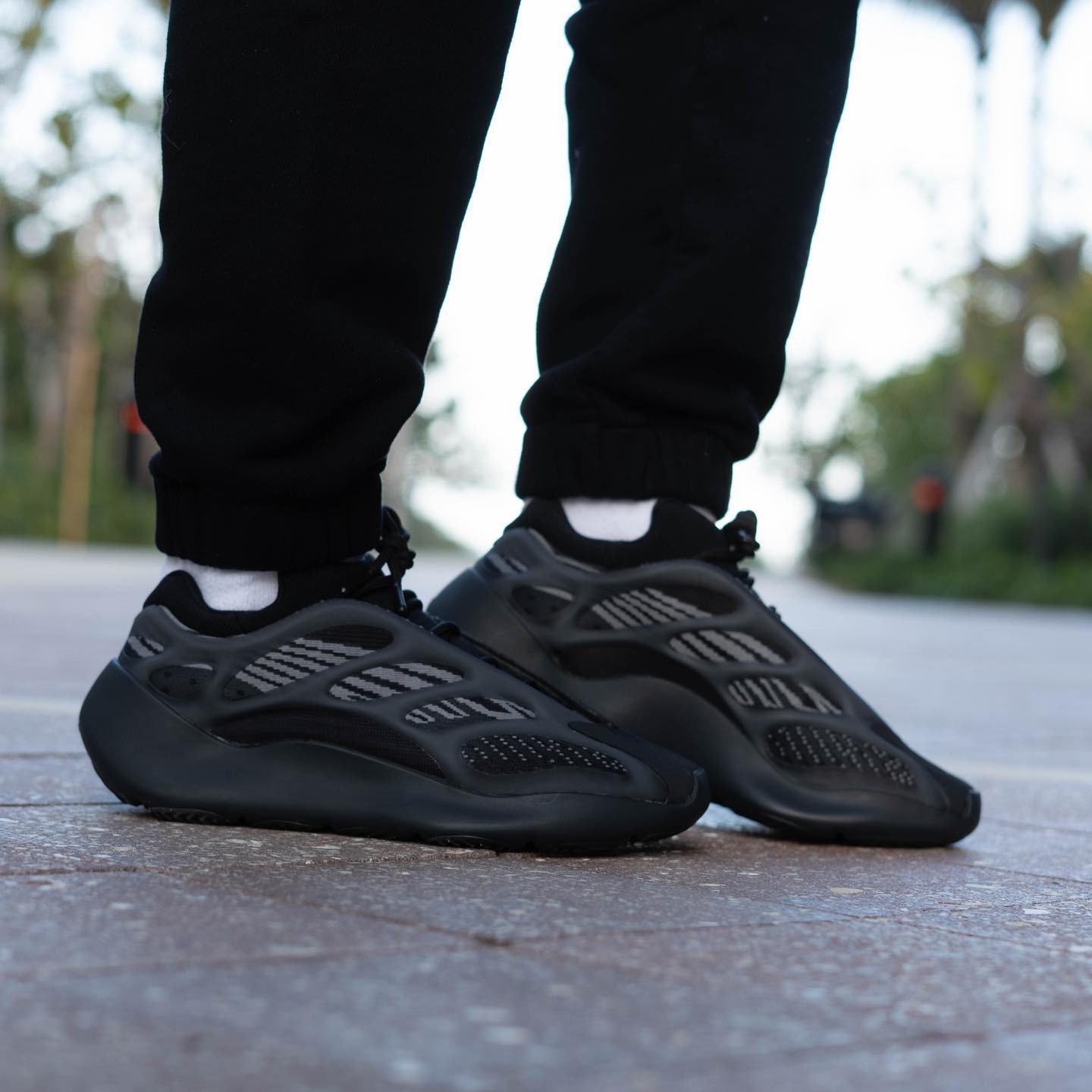 adidas Yeezy 700 V3 Alvah