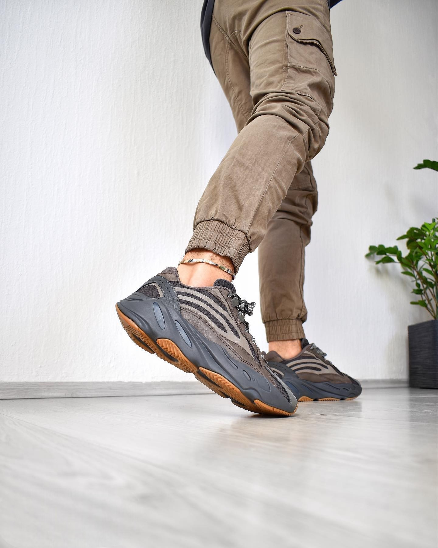 adidas Yeezy Boost 700 V2 Geode