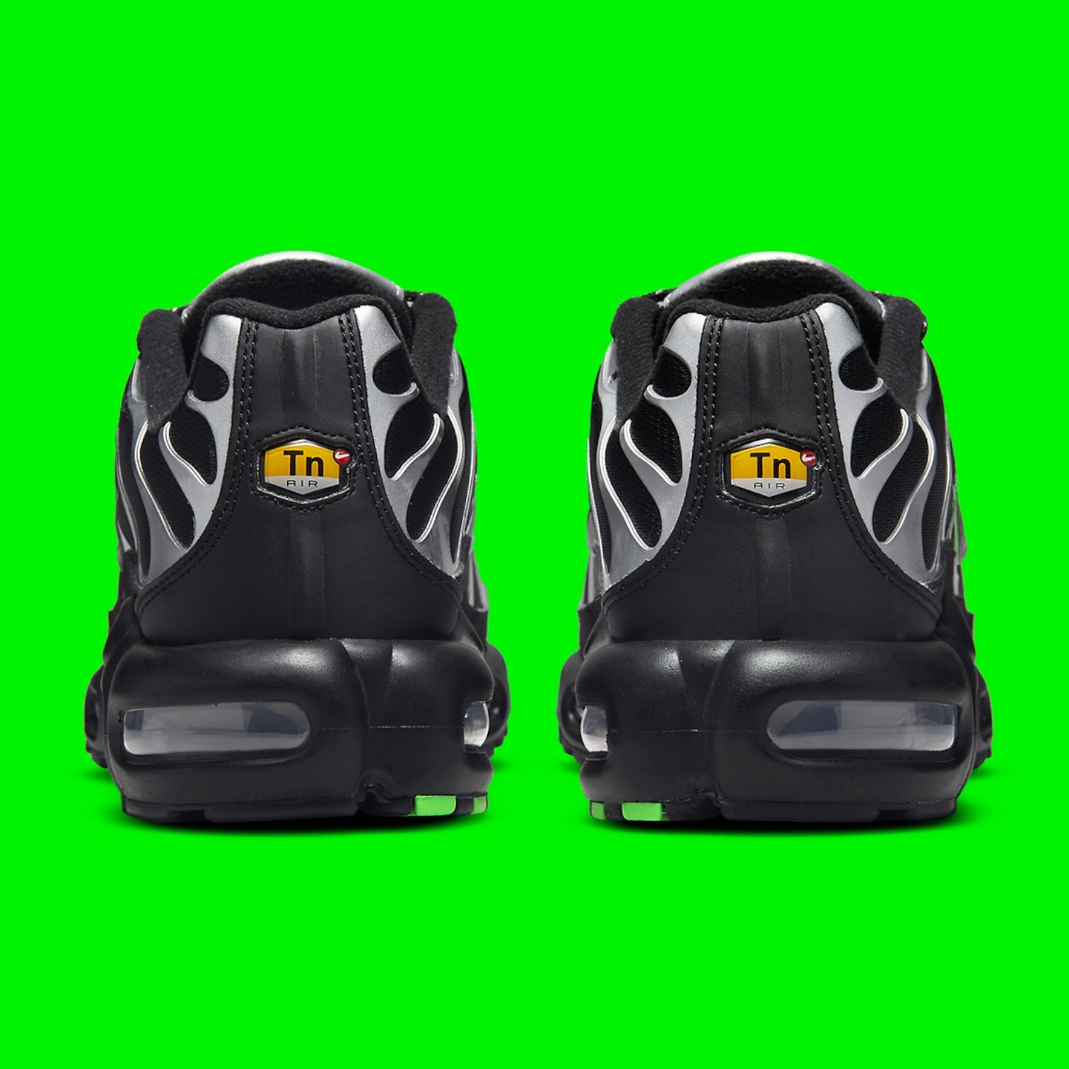 Nike Air Max Plus Black Green Strike Metallic Silver