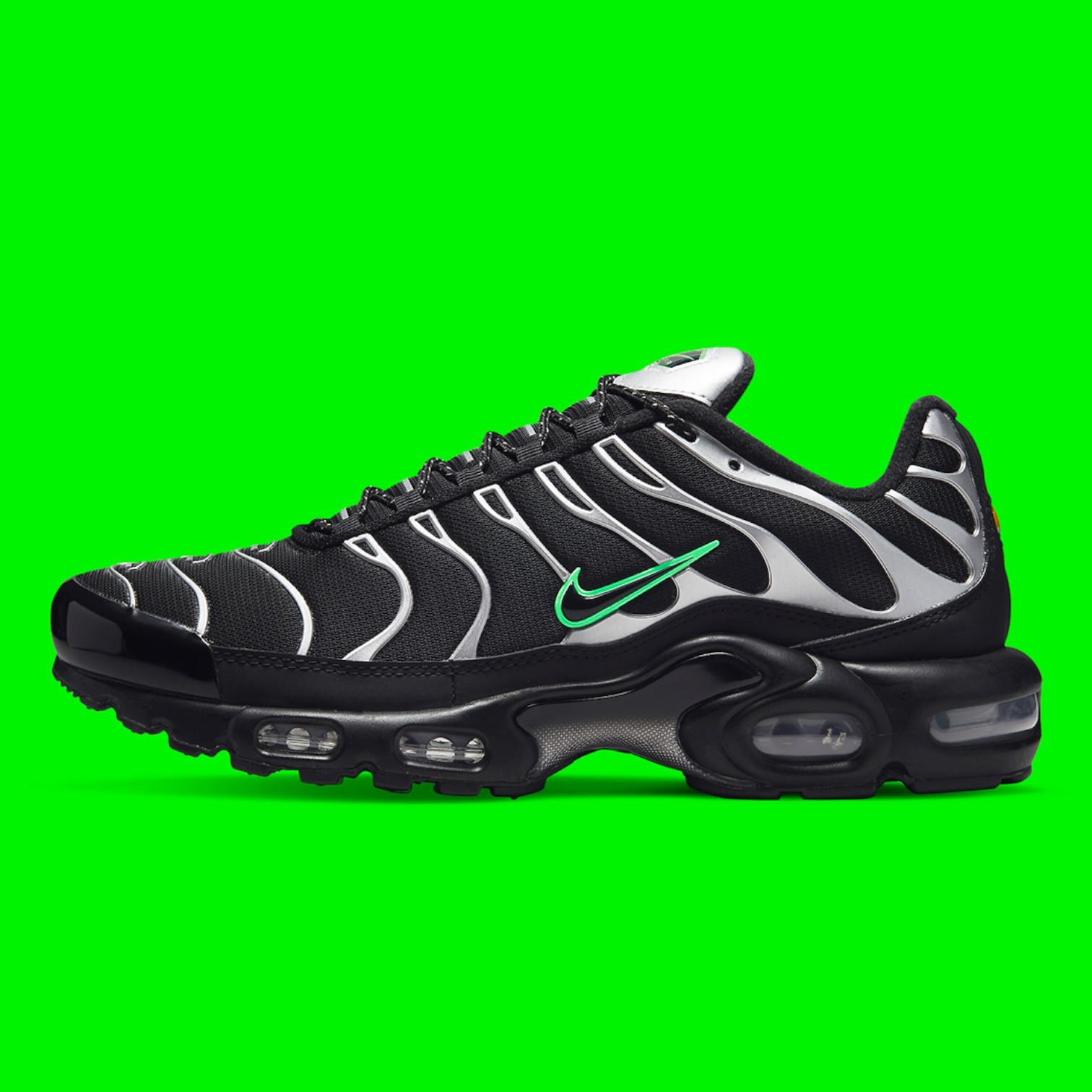 Nike Air Max Plus Black Green Strike Metallic Silver