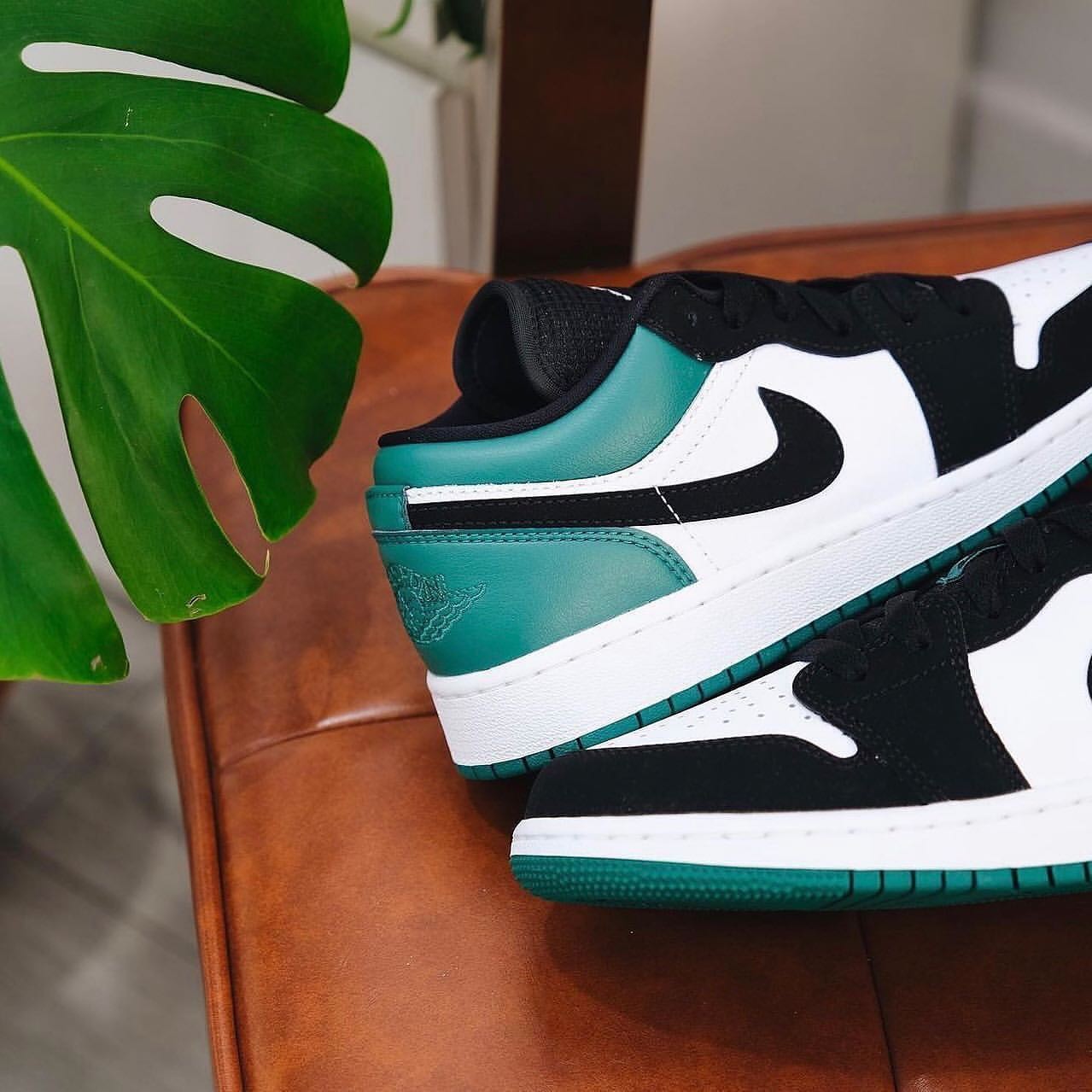 Nike Air Jordan 1 Low White Black Mystic Green