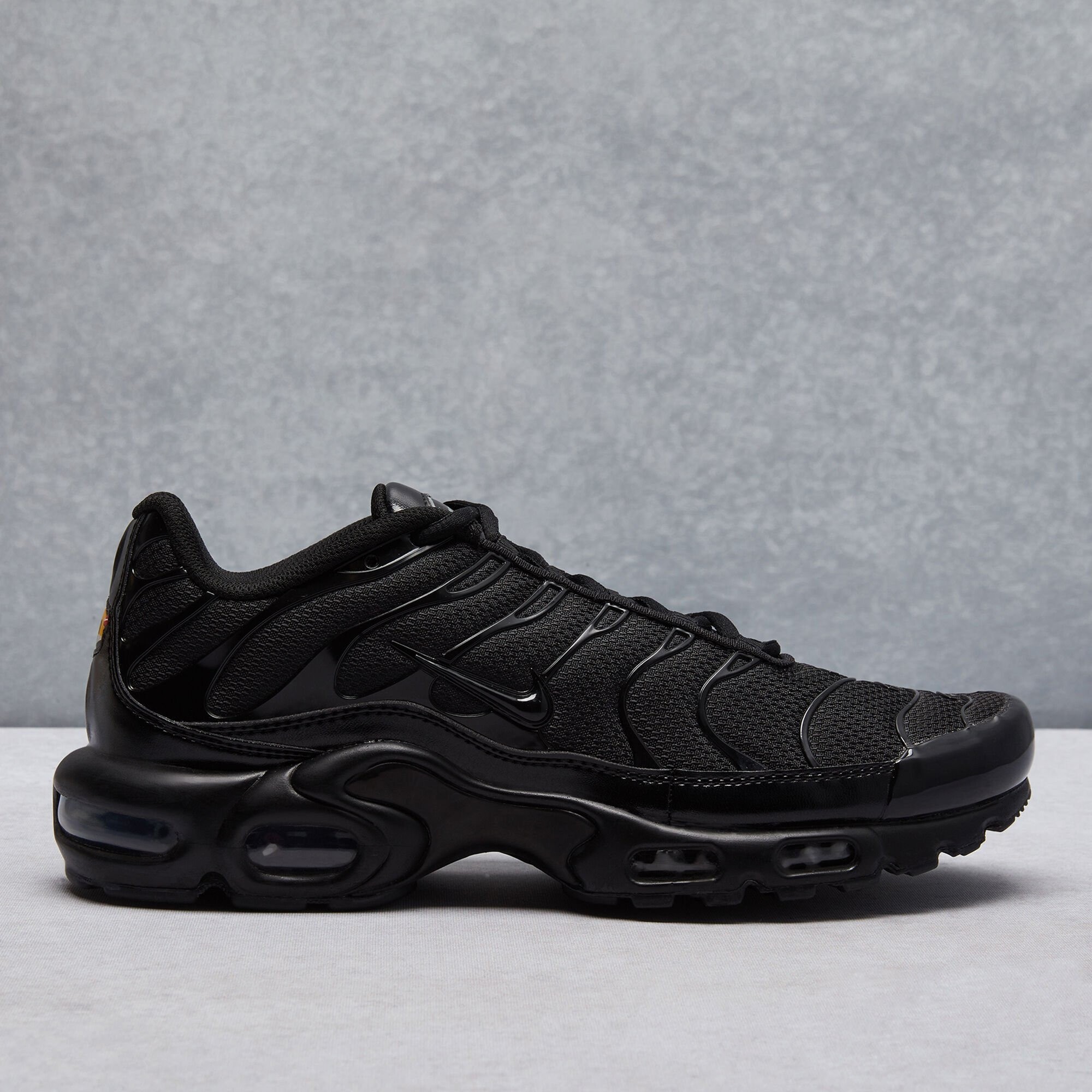 Nike Air Max Plus Triple Black