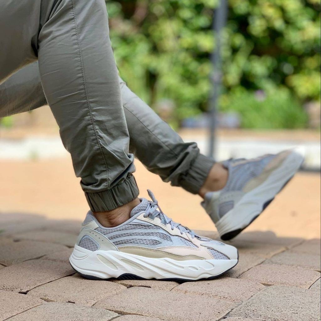 adidas Yeezy Boost 700 V2 Cream