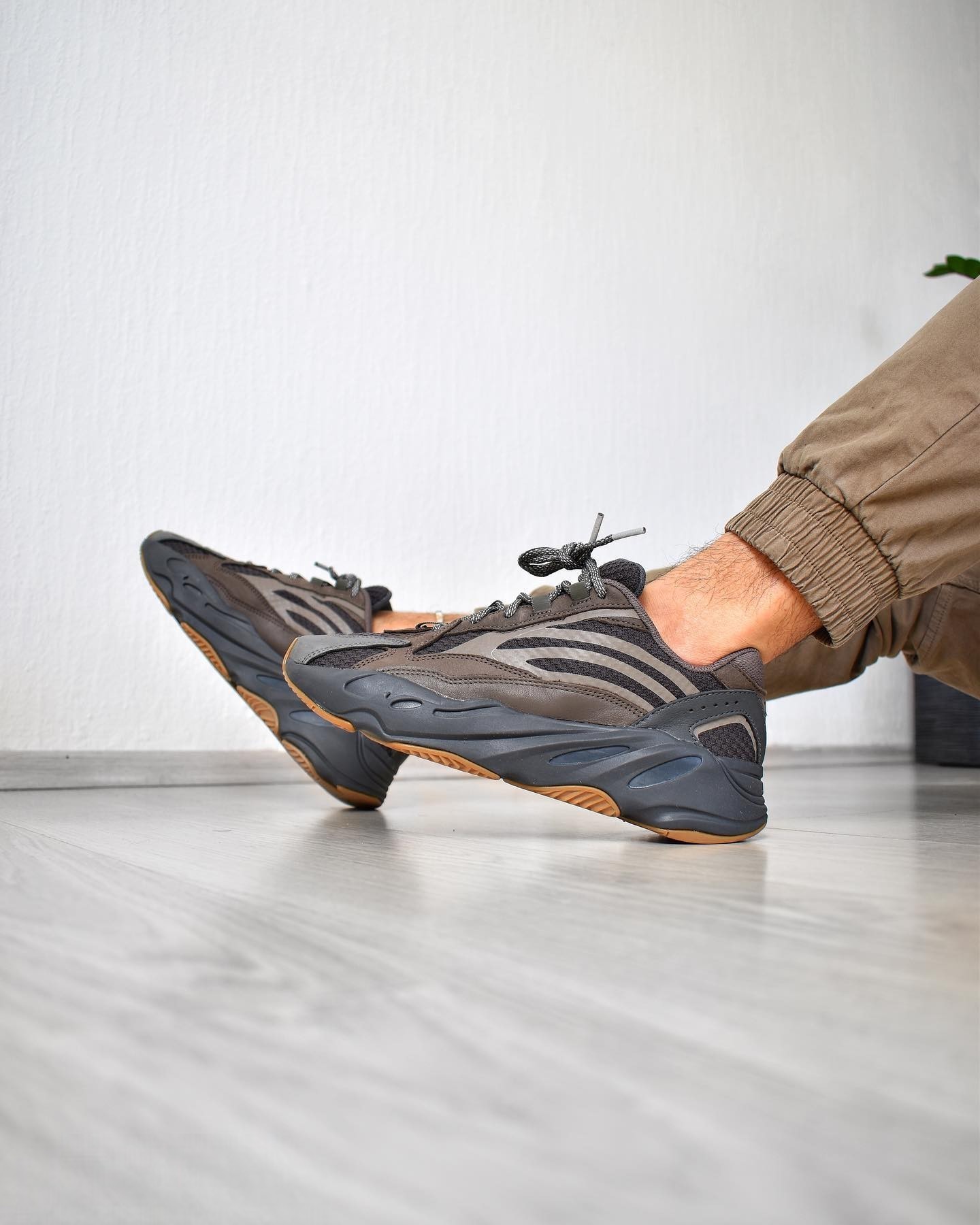 adidas Yeezy Boost 700 V2 Geode