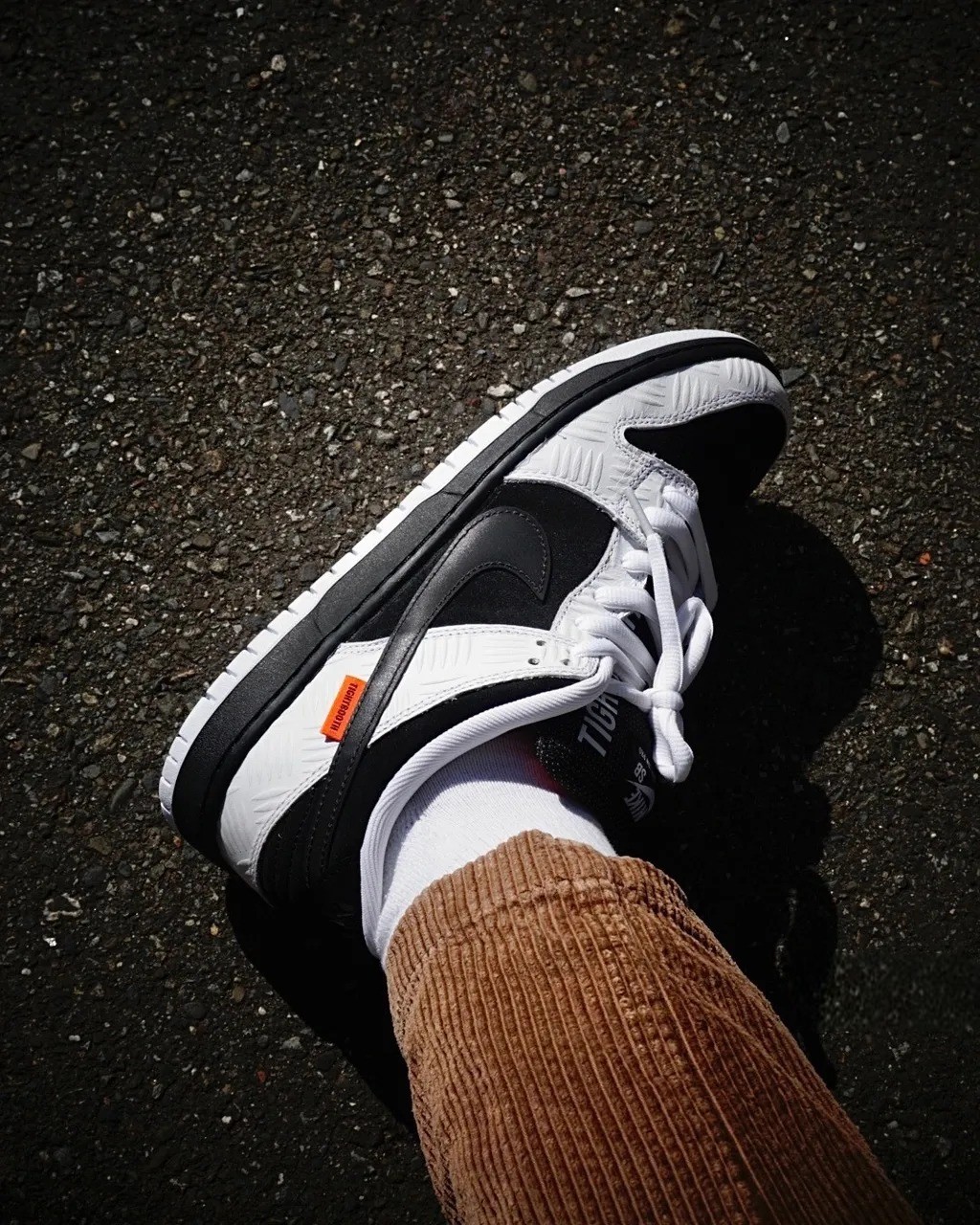 Nike SB Dunk Low TIGHTBOOTH