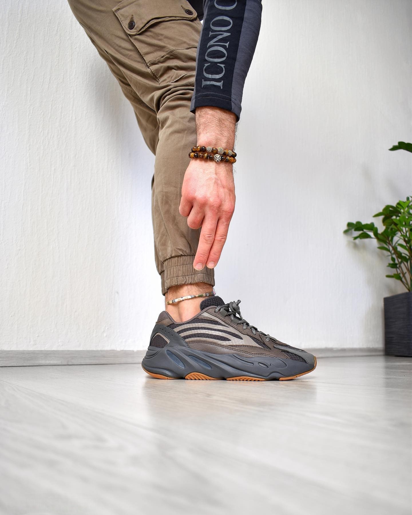 adidas Yeezy Boost 700 V2 Geode