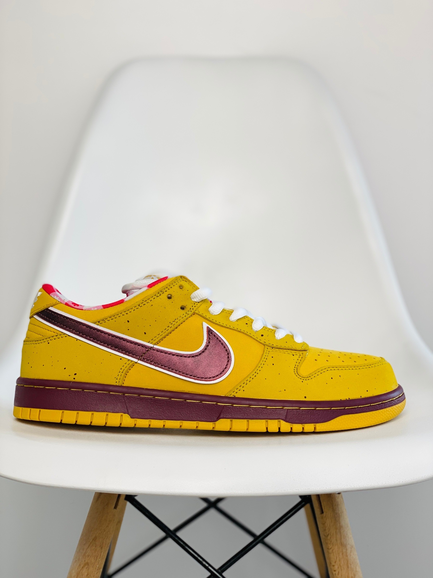 Nike SB Dunk Low Yellow Lobster