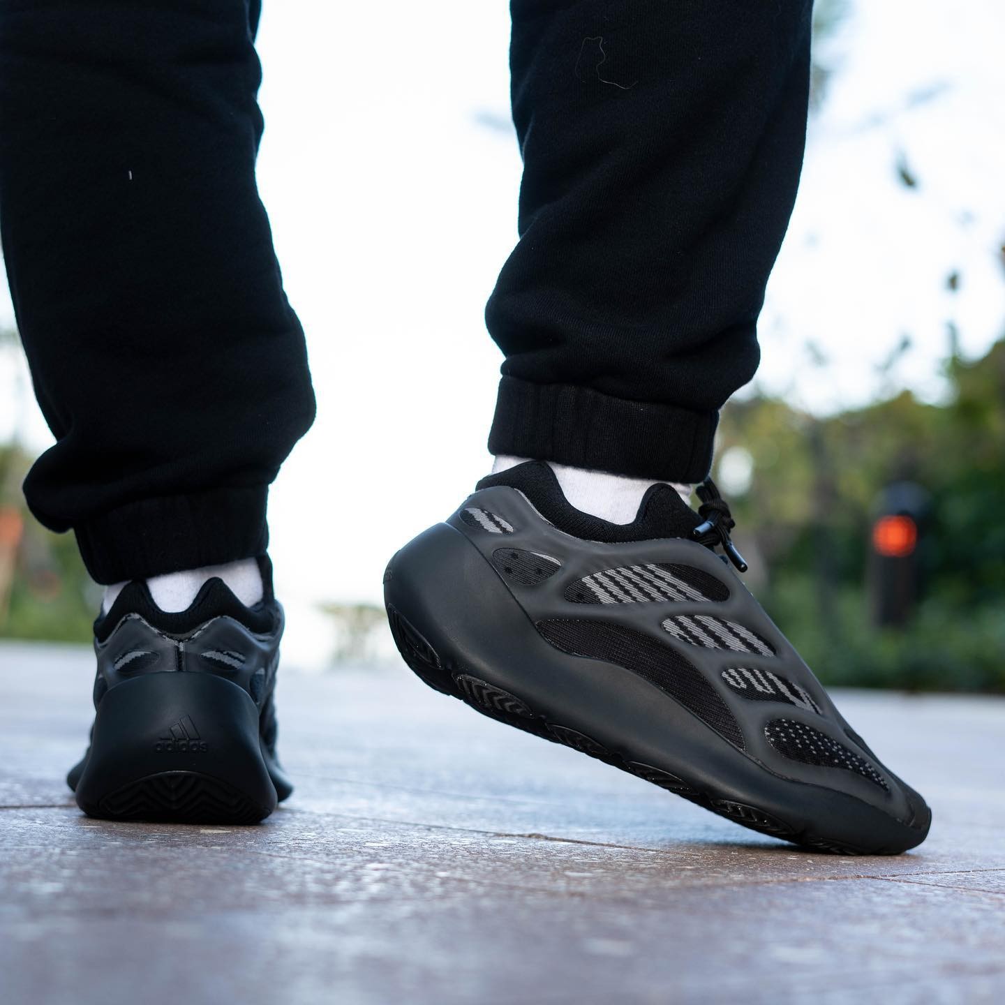 adidas Yeezy 700 V3 Alvah