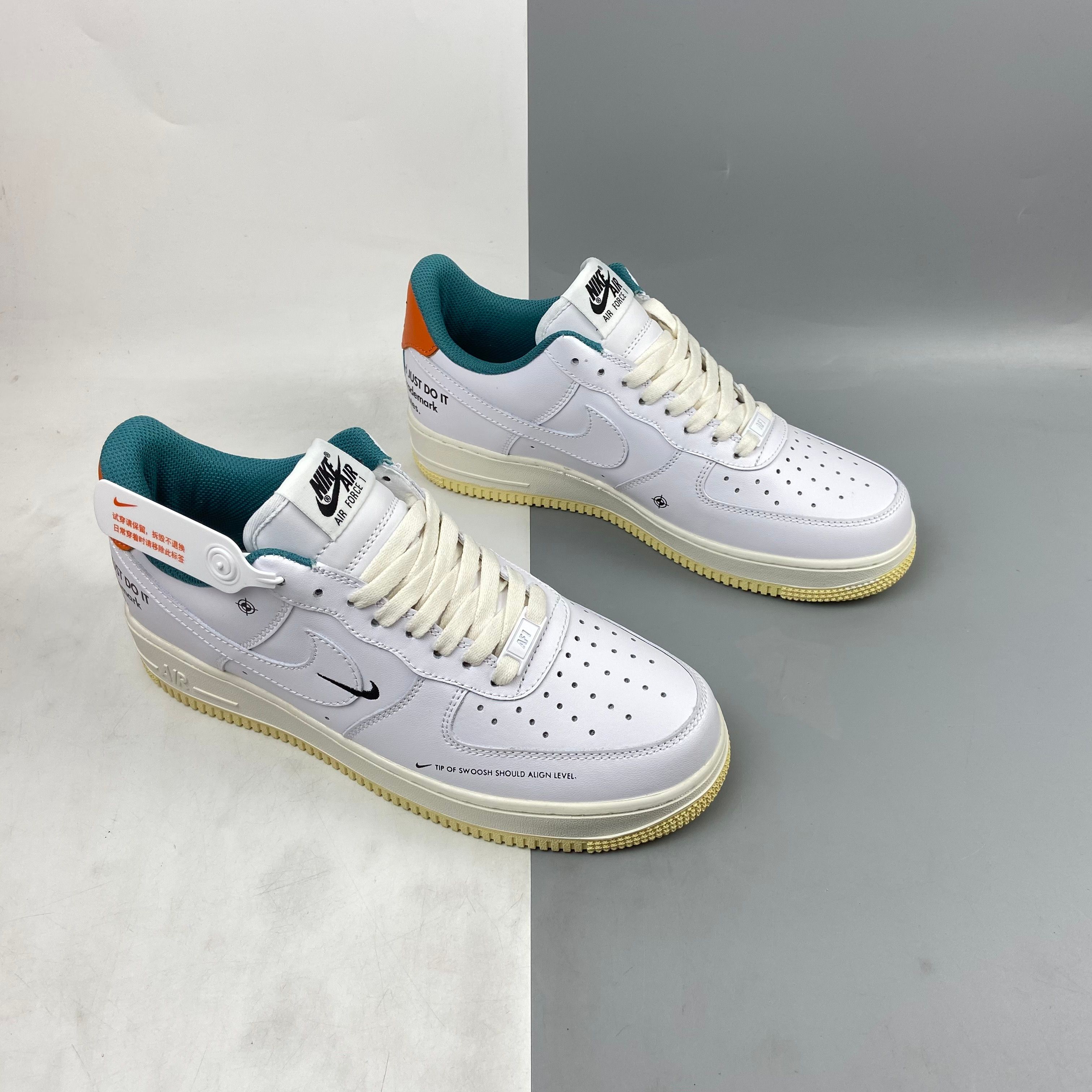 Nike Air Force 1 Low '07 LE Starfish