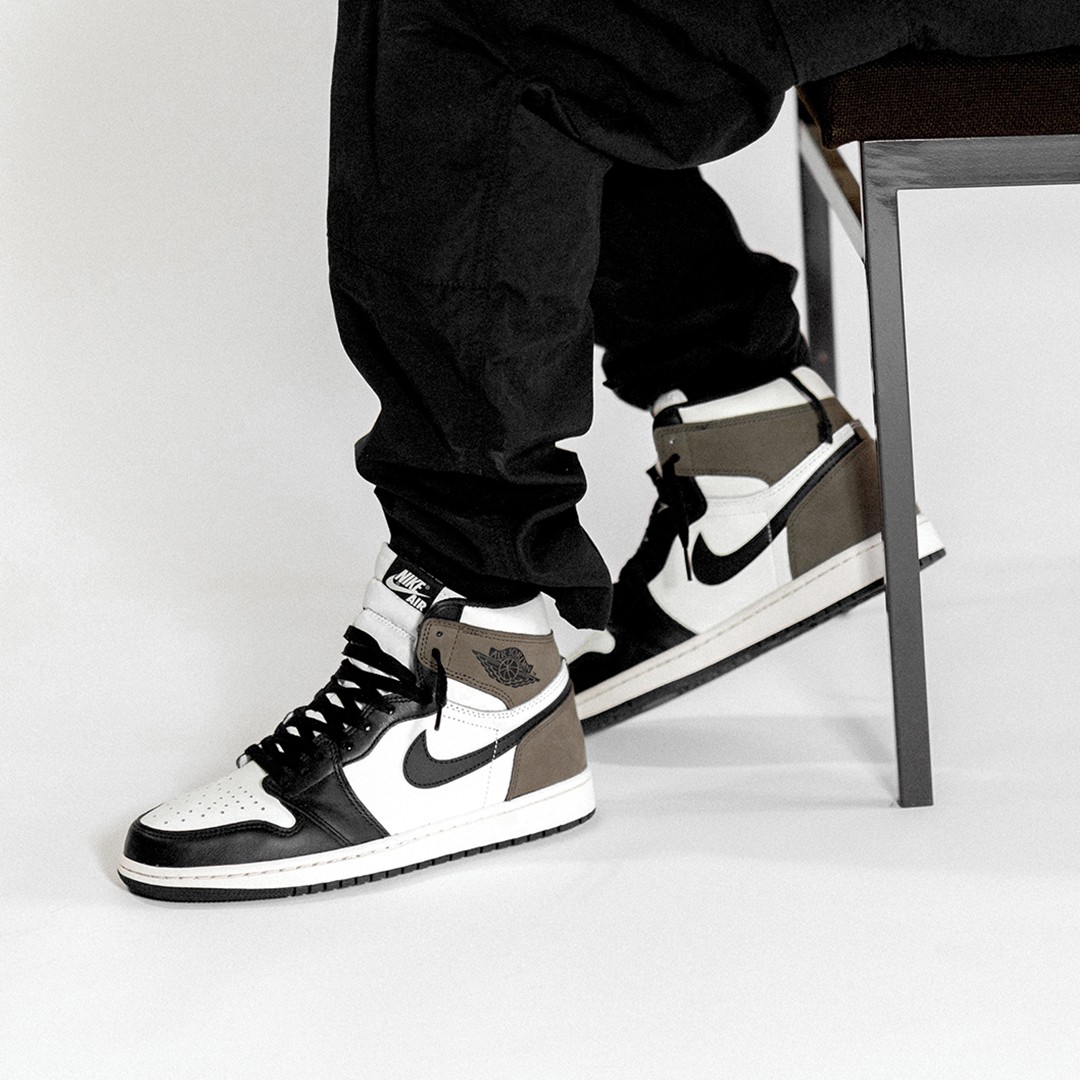 Nike Air Jordan 1 Retro High Dark Mocha