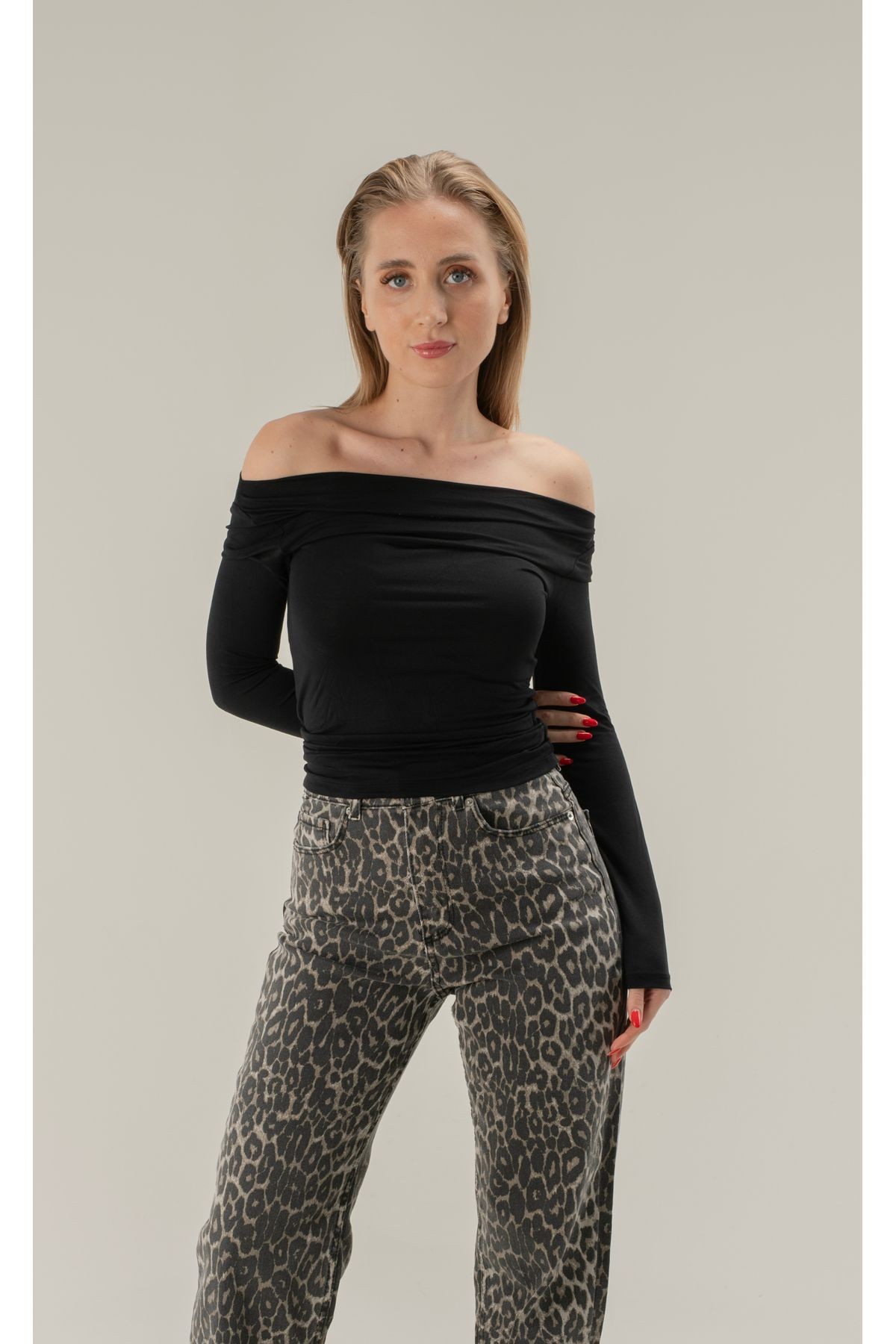 Degaje Yaka Soft Touch Bambu Yan Büzgülü T-shirt - Siyah