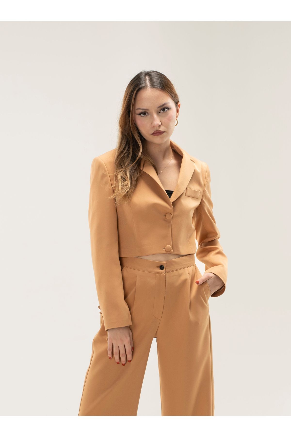  Crop Astarlı Vatkalı Blazer Ceket