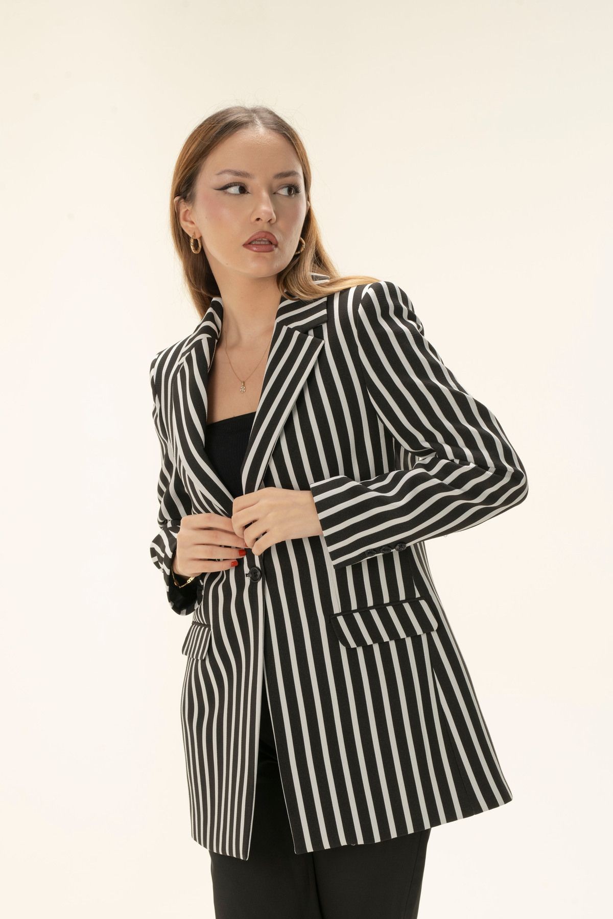 Çizgili Tek Düğme Astarlı Vatkalı Blazer ceket - Siyah