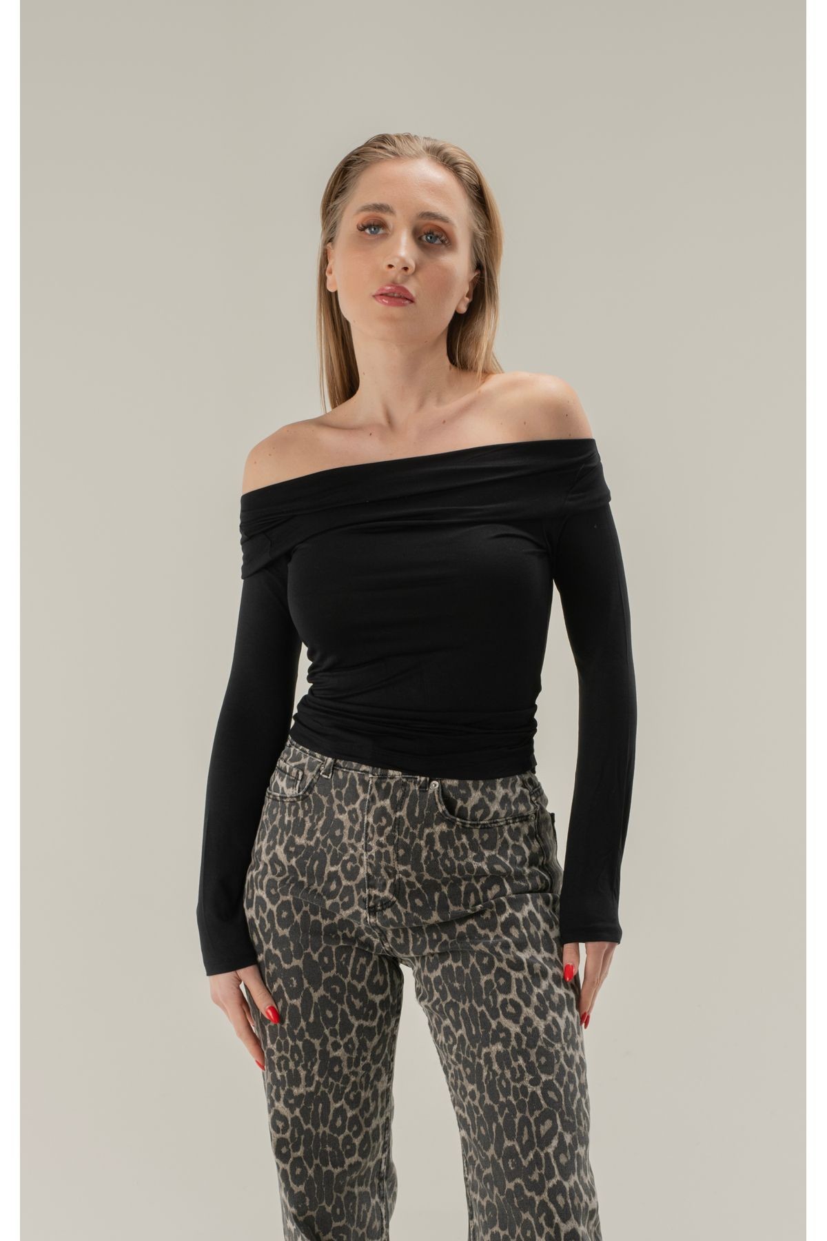 Degaje Yaka Soft Touch Bambu Yan Büzgülü T-shirt - Siyah