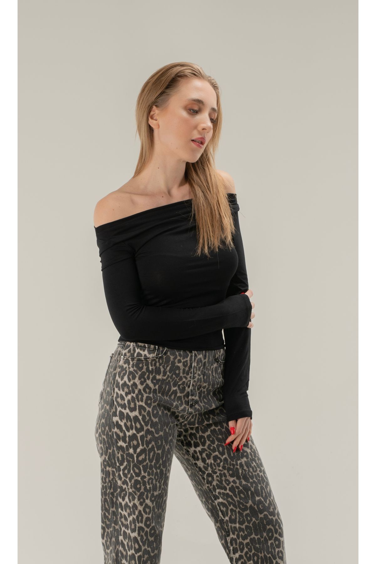 Degaje Yaka Soft Touch Bambu Yan Büzgülü T-shirt - Siyah