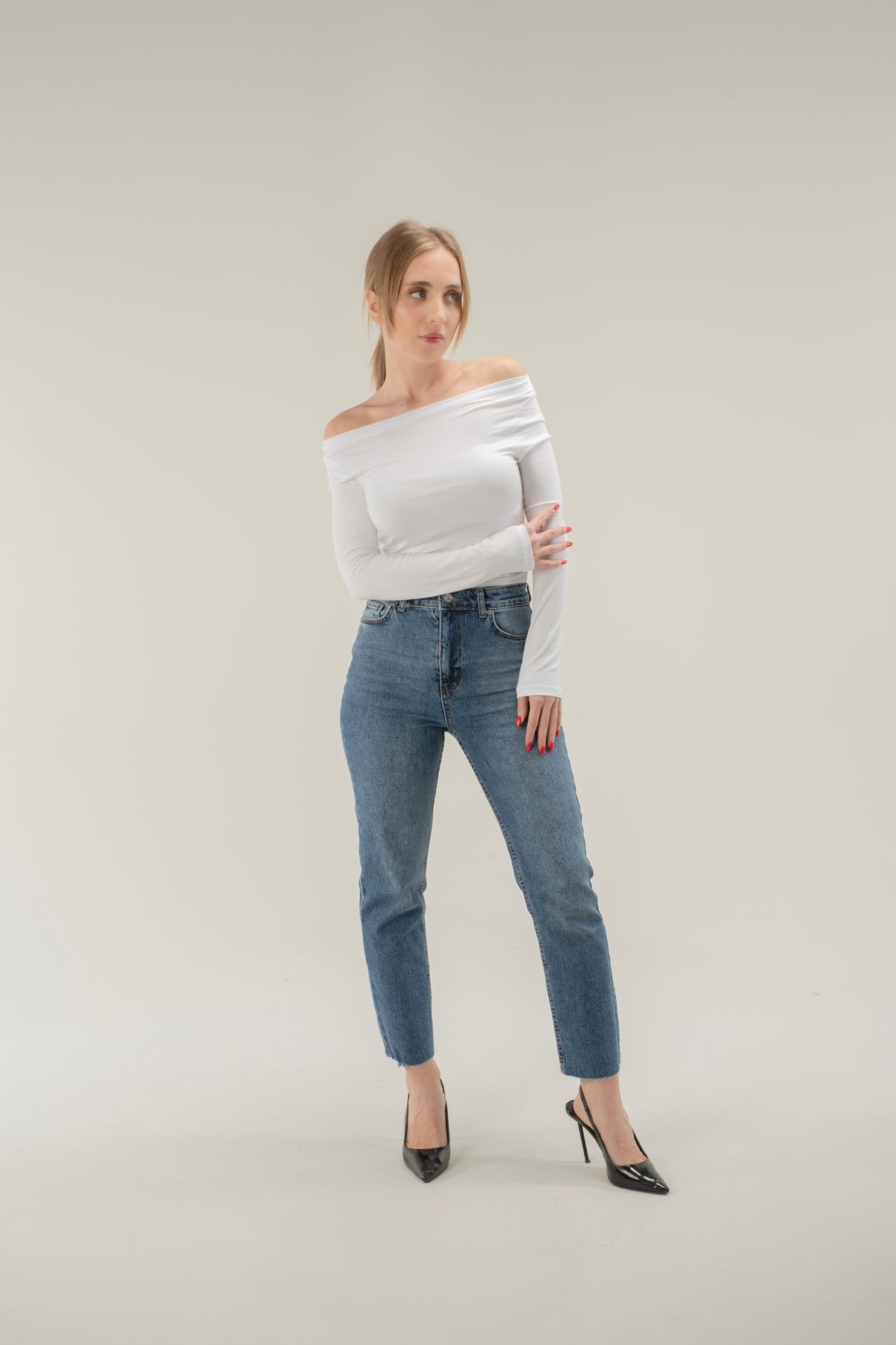 Paçası Kesik Yüksek Bel BoyFit Jean - Mavi