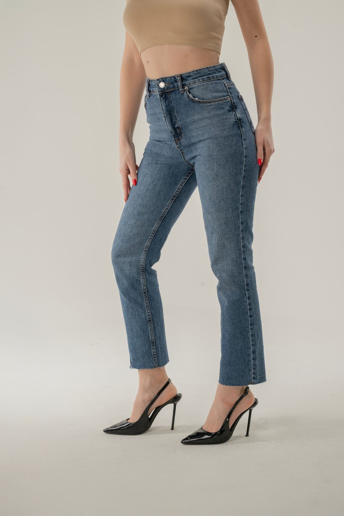 Paçası Kesik Yüksek Bel BoyFit Jean - Mavi