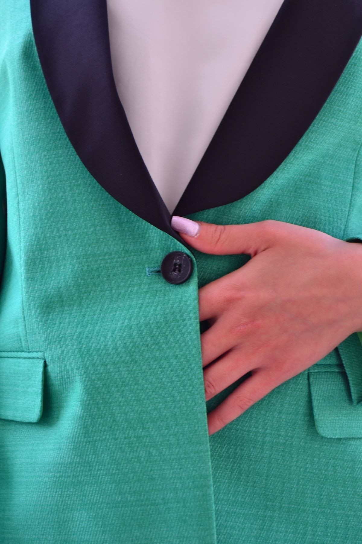 Yeşil Astarlı Şal Yaka Siyah Blazer Ceket