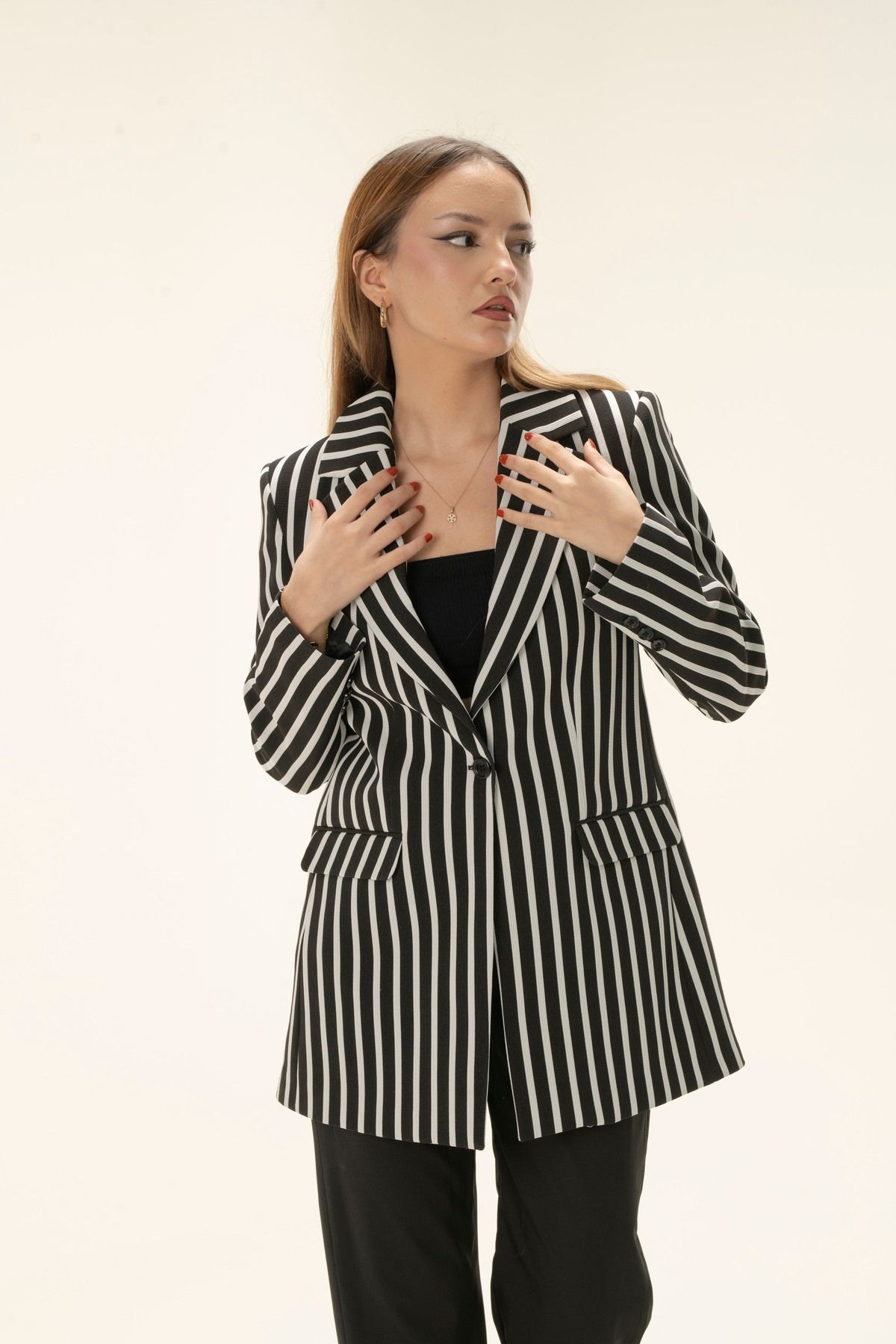 Çizgili Tek Düğme Astarlı Vatkalı Blazer ceket - Siyah