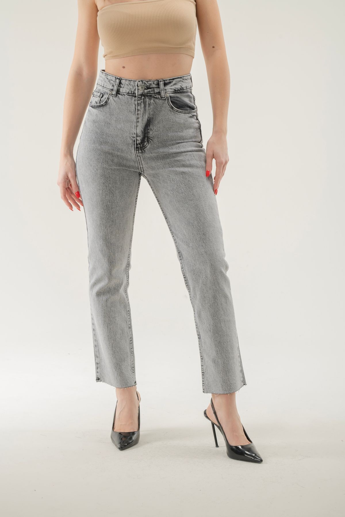 Paçası Kesik Yüksek Bel BoyFit Jean - Gri