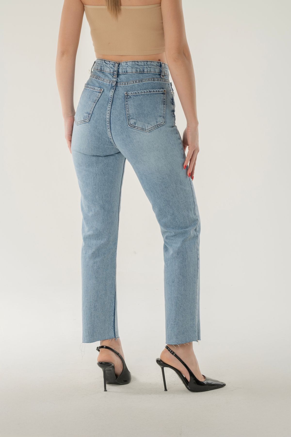 Paçası Kesik Yüksek Bel BoyFit Jean - açık mavi