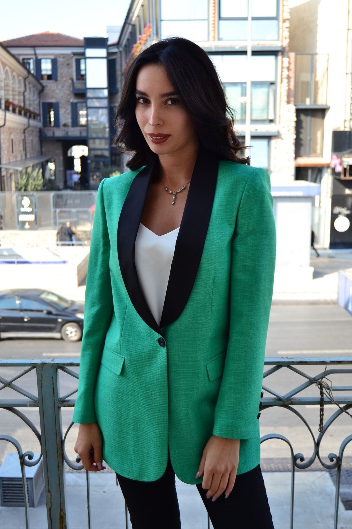 Yeşil Astarlı Şal Yaka Siyah Blazer Ceket