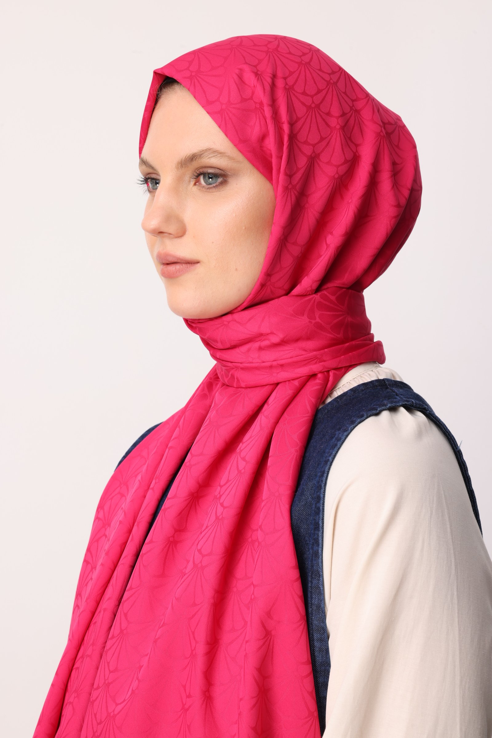 Lotus Pattern Silk Jacquard Shawl - Fuchsia