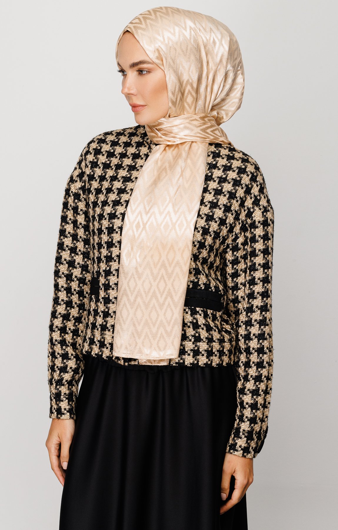 Karo Pattern Shiny Jacquard Shawl - Sand Beige
