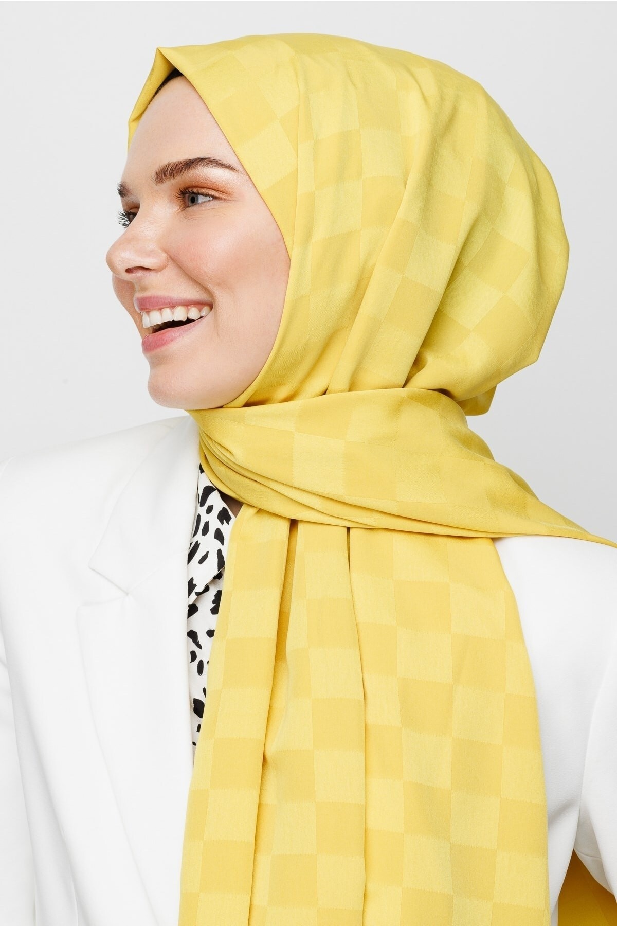 Checkers Pattern Silk Jacquard Hijab