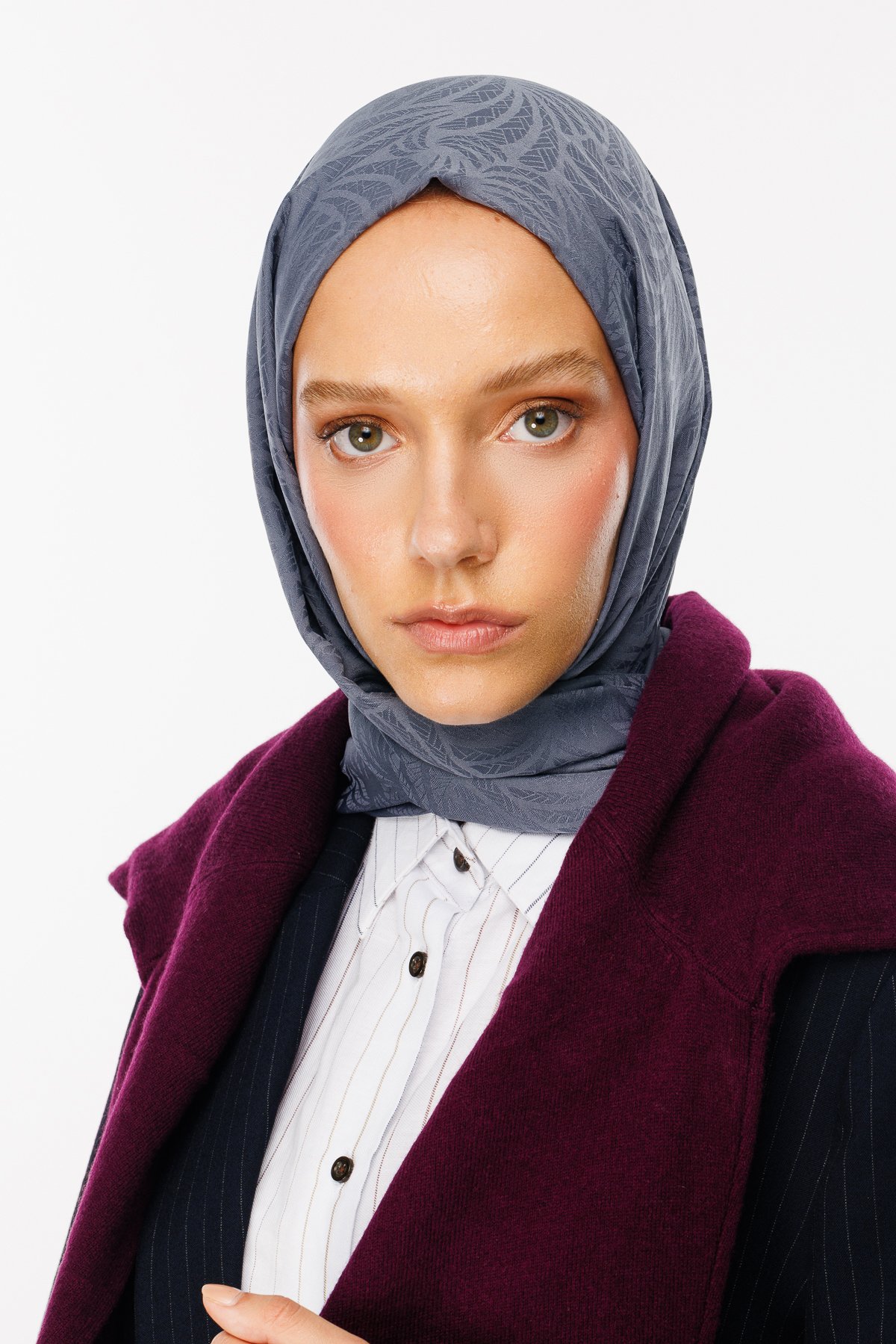 Artemis Pattern Silk Jacquard Shawl - Smoked