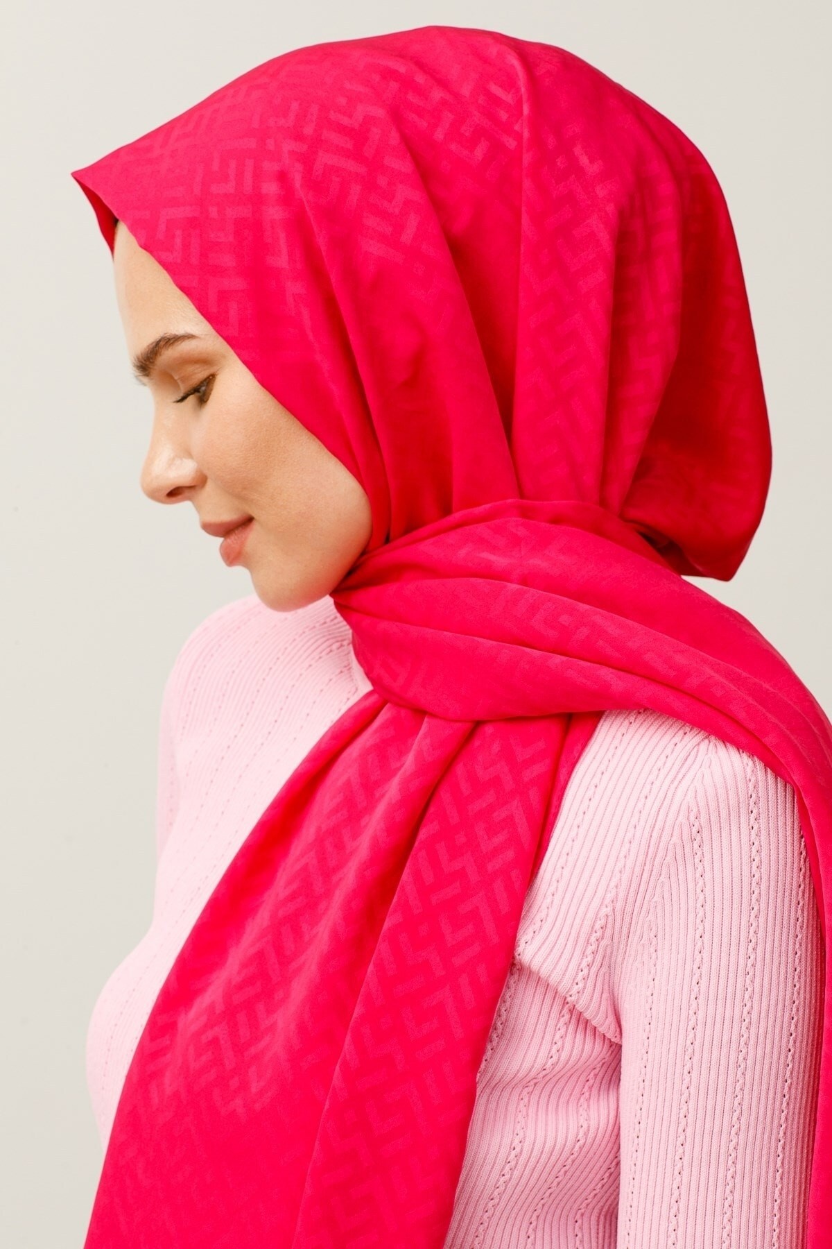 Gemustertes Seidig Jacquard Hijab