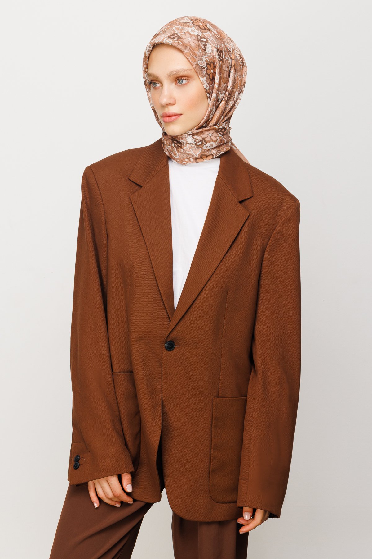 Daisy Pattern Digital Soft Scarf - Brown