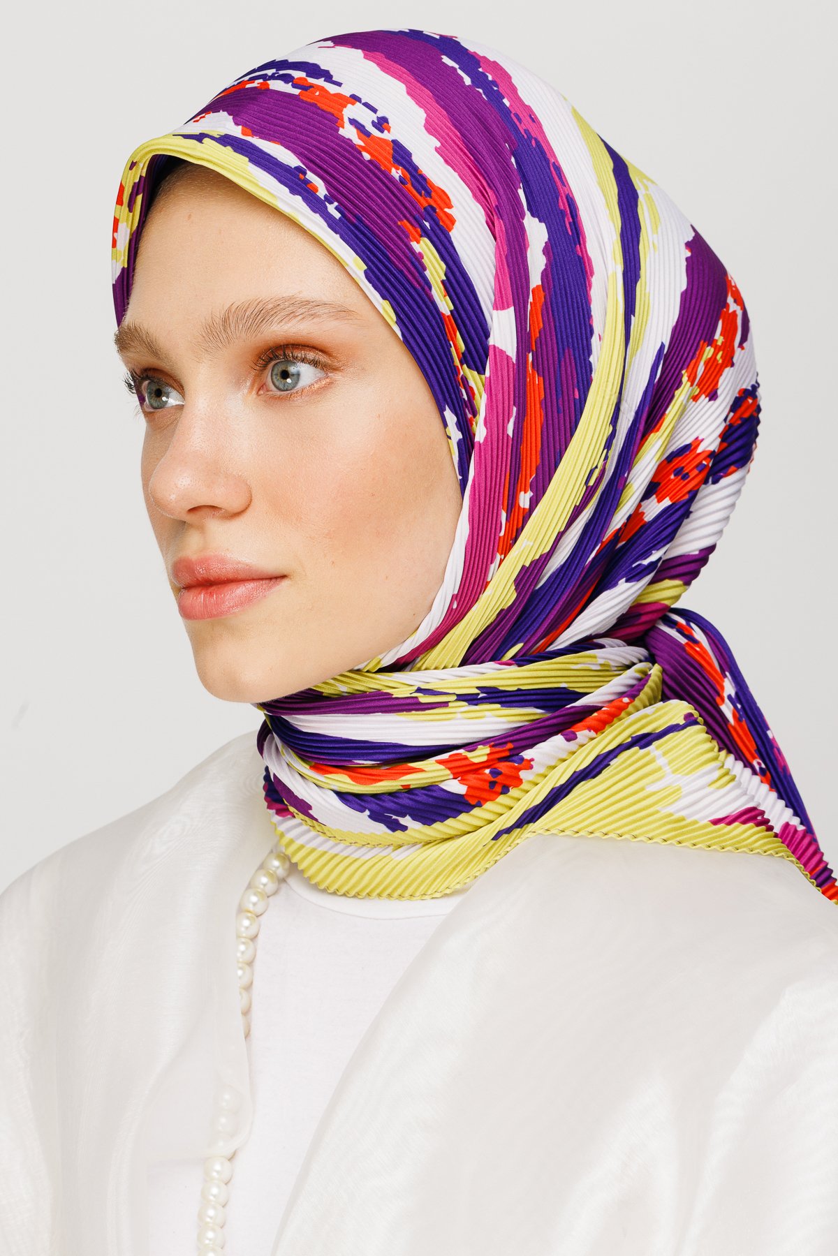 Batik Pattern Pleat Scarf - Plum