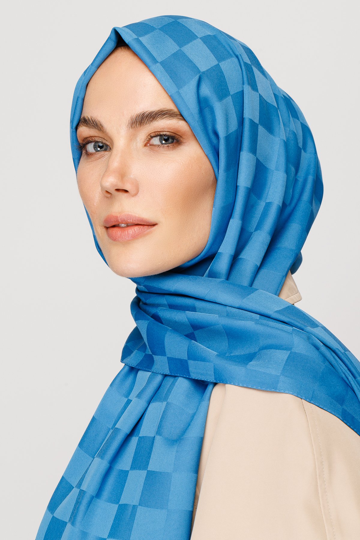 Checkers Pattern Silk Jacquard Shawl - Blue