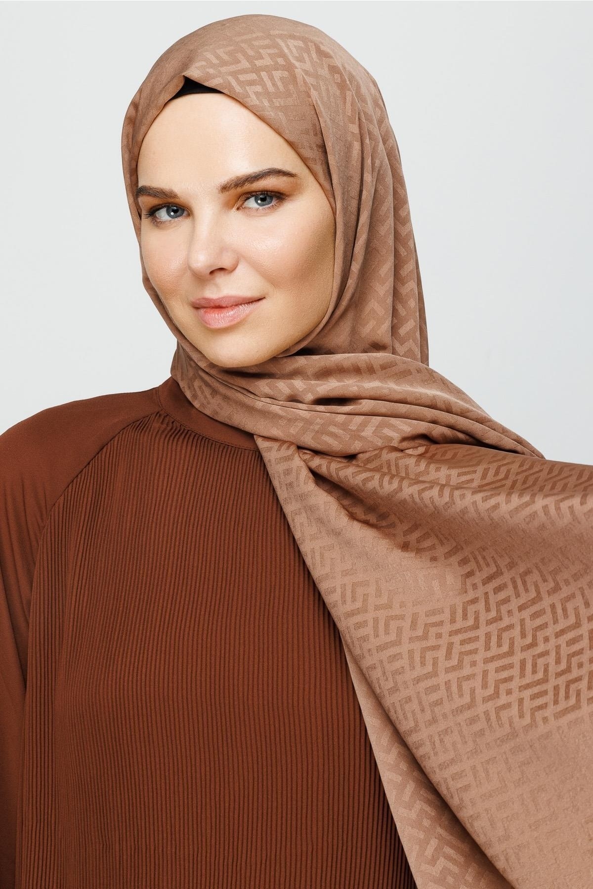 Gemustertes Seidig Jacquard Hijab