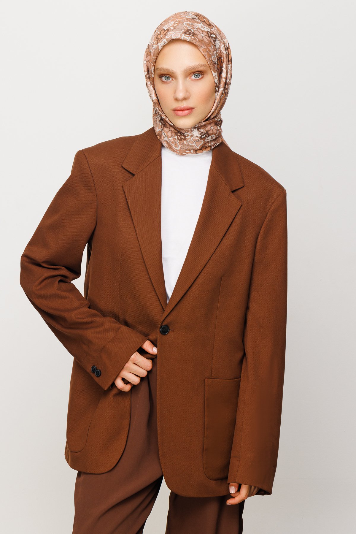 Daisy Pattern Digital Soft Scarf - Brown