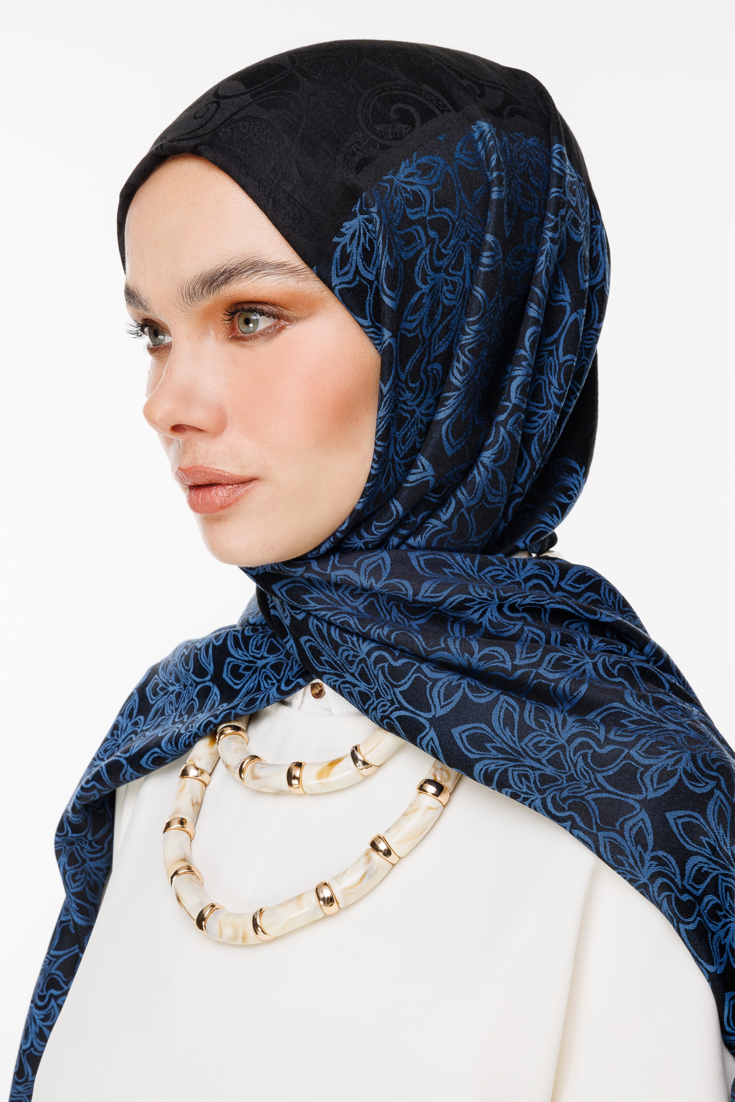 Nora-Pattern Reversible Shawl - Black-Indigo